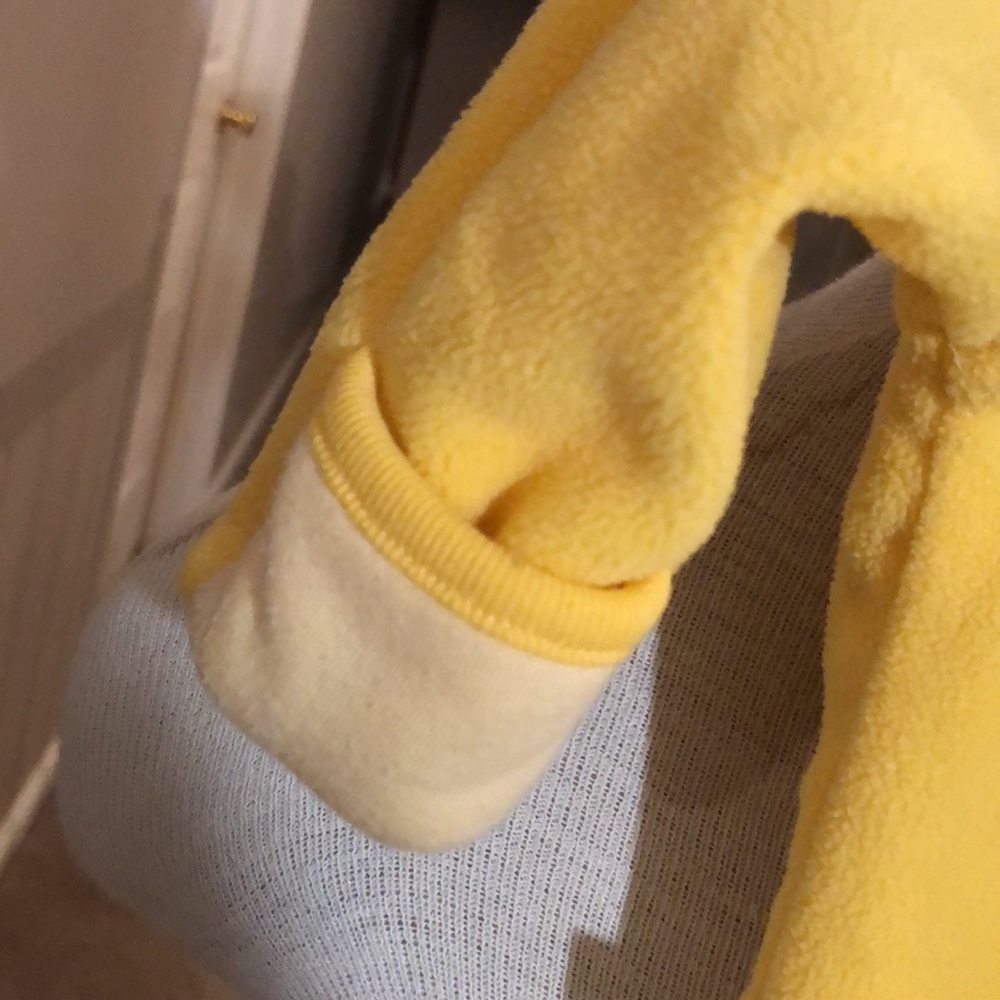 Oshkosh 6/9 month overall coat with hood Pre-loved - Picture 4 of 6